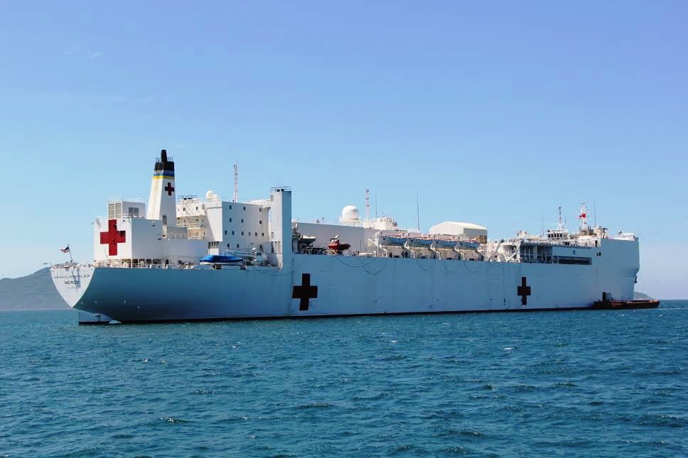 Tàu bệnh viện USS Mercy tham gia thay khớp cho bệnh nhân tại Nha Trang vào tháng 4 và 5/2018